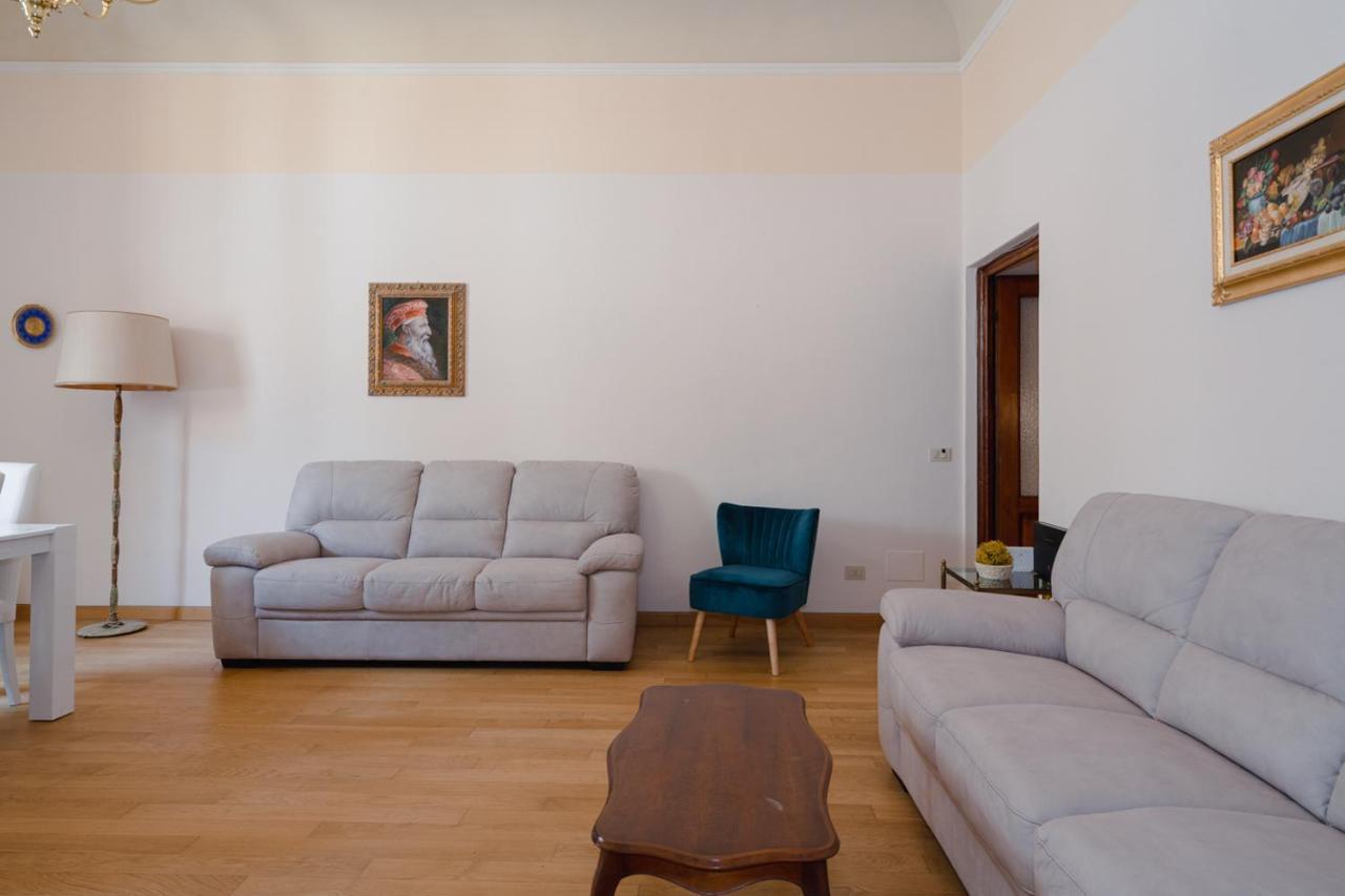 Ghibellina Elegant With 4 Bedrooms Apartment *