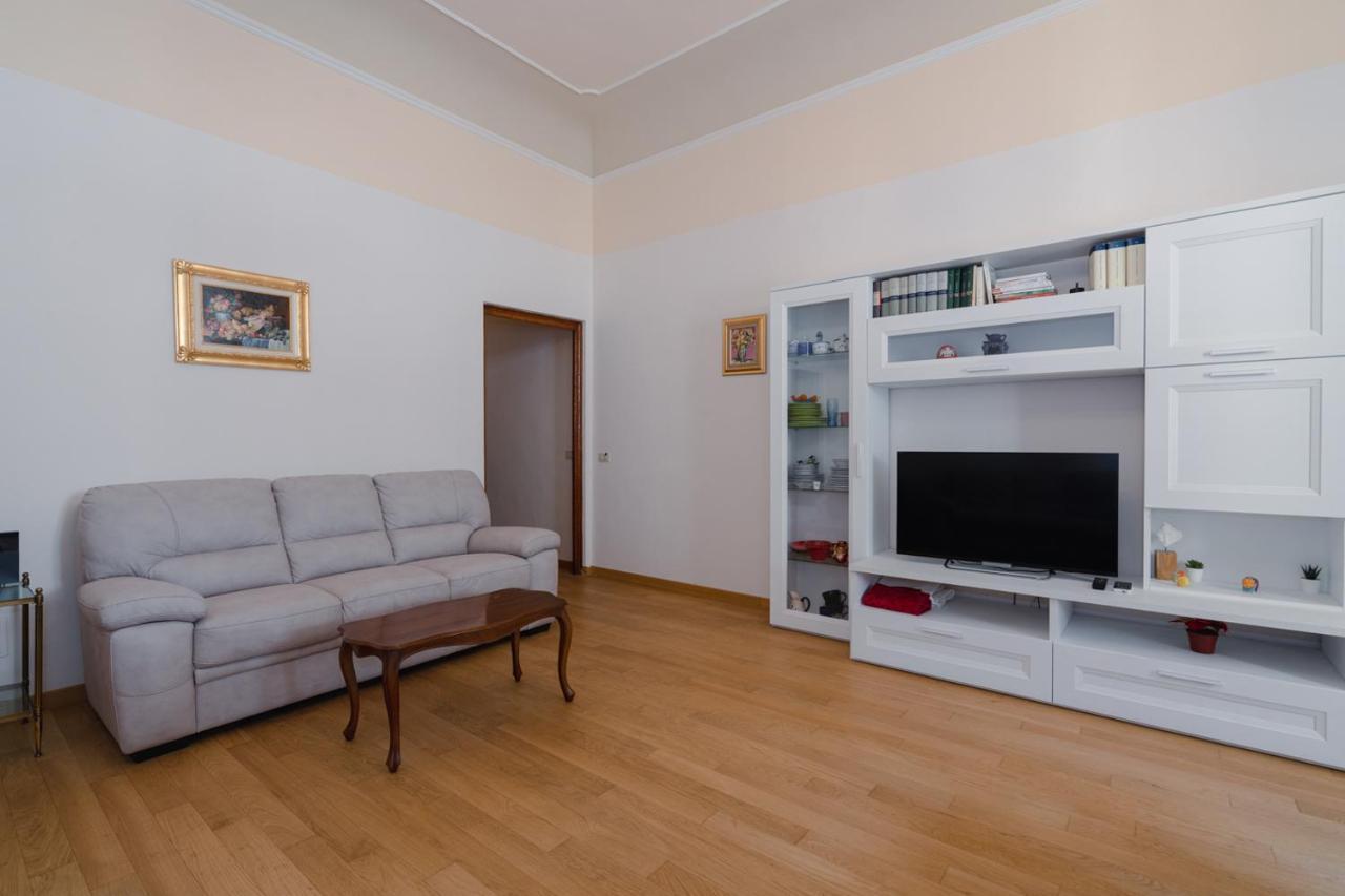 Ghibellina Elegant With 4 Bedrooms Apartment Florence