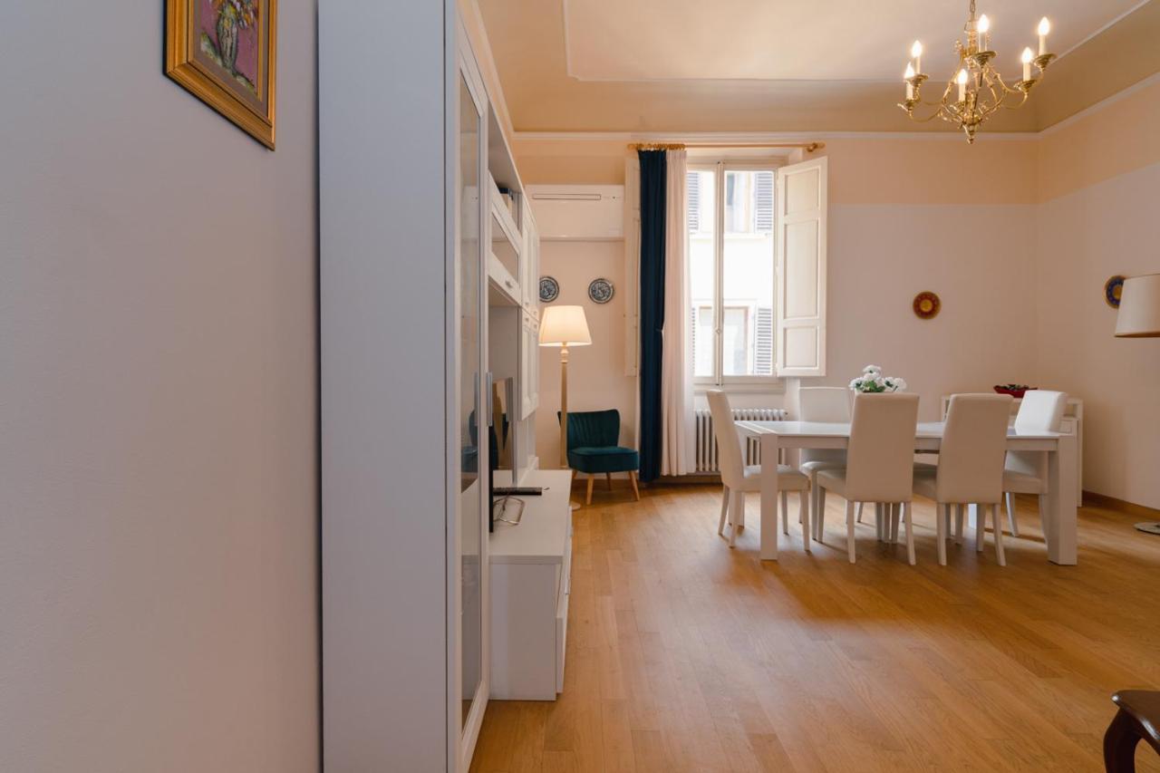 Ghibellina Elegant With 4 Bedrooms Apartment